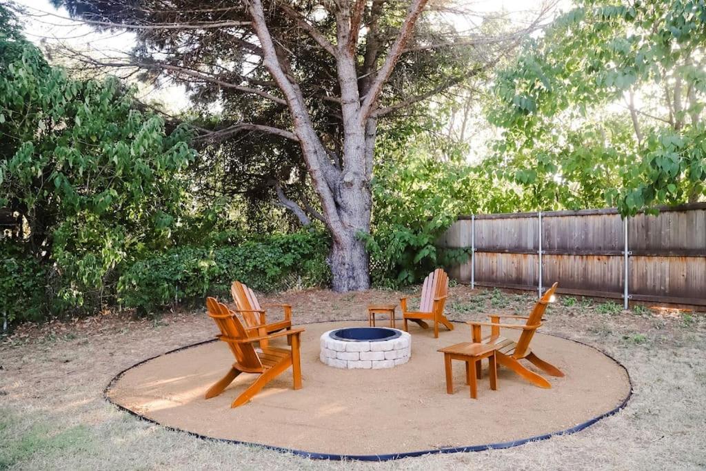 The Little Getaway-Sleeps 4, Firepit, Pet Friendly Villa Pottsboro Kültér fotó